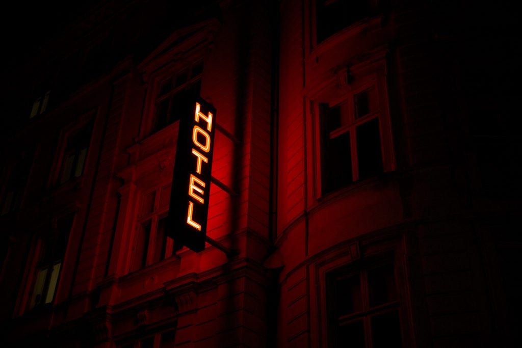 Néon rouge "Hôtel" à Copenhague