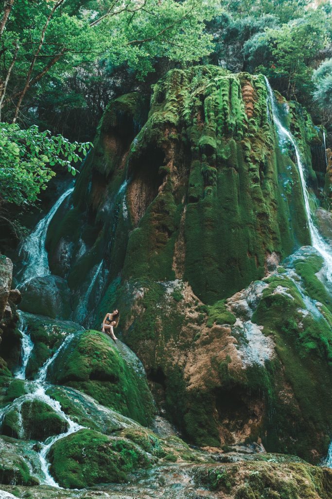 Parc naturel en Isère, avec grande cascade