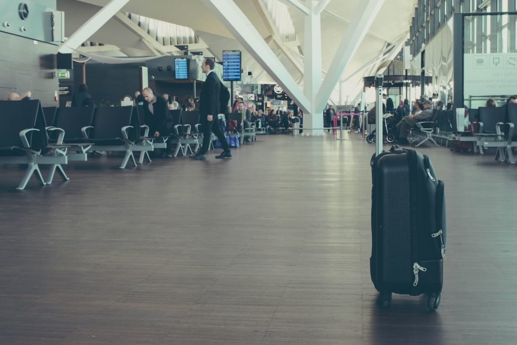 valise dans aéroport